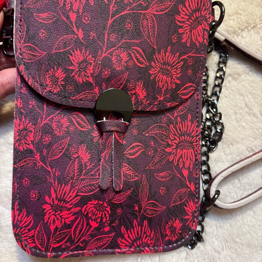 Save the Girls TouchScreen Crossbody Bag Floral Red Gunmetal Grey Hardware Chain - Picture 6 of 11